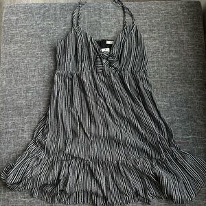 Francesca’s Mi Ami Sleeveless Black and White Striped Dress Size Small